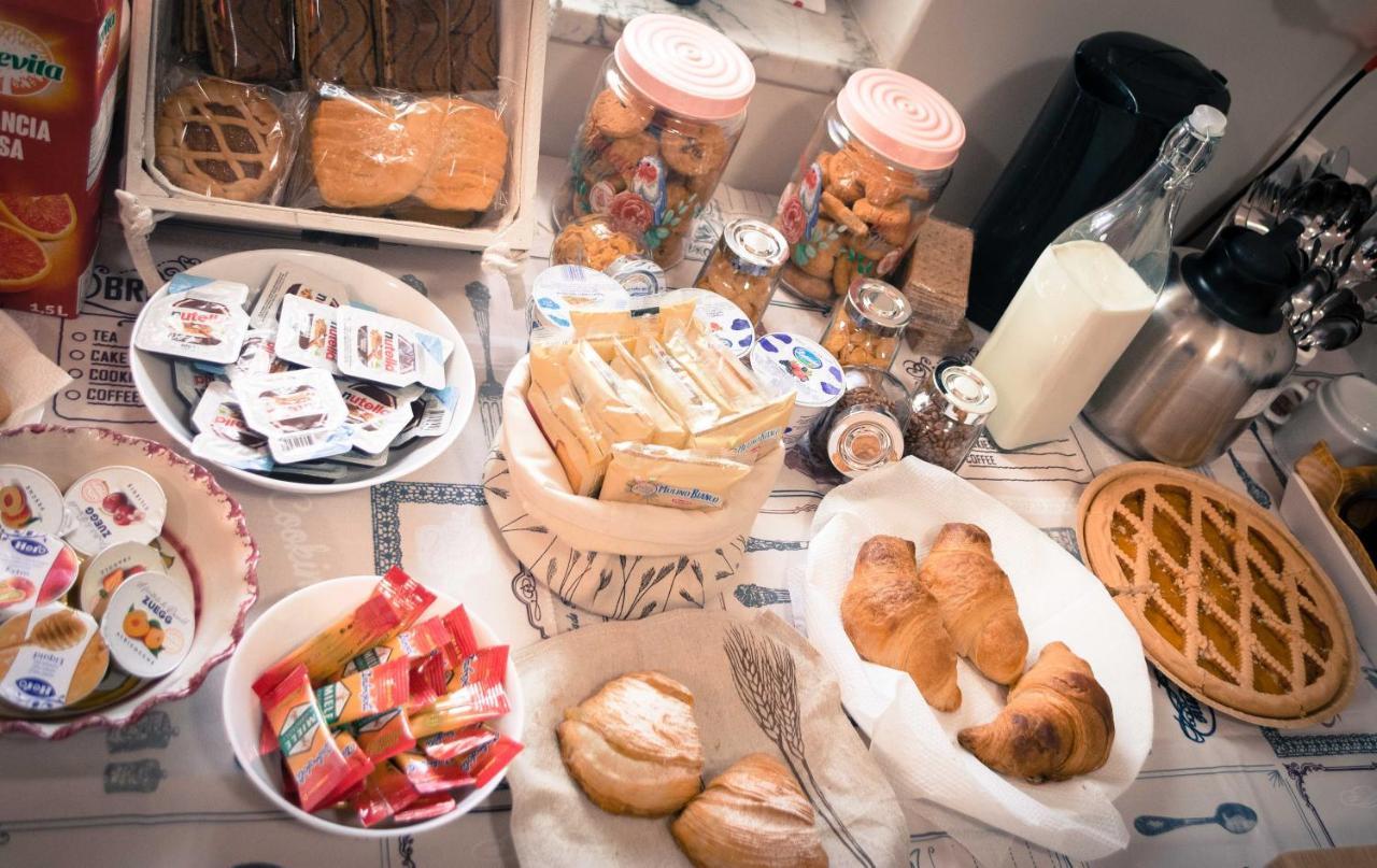 Raro'S Home Bed & Breakfast Πομπηία Εξωτερικό φωτογραφία
